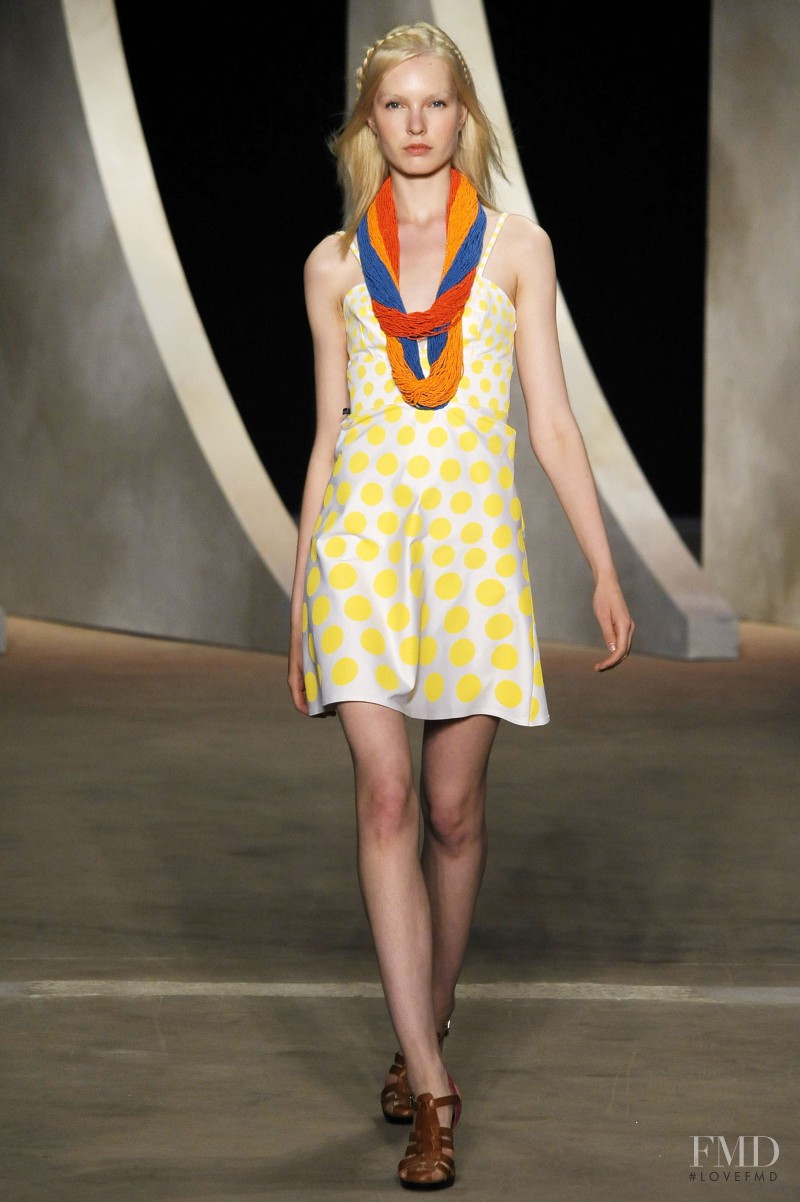 Apoena fashion show for Spring/Summer 2010