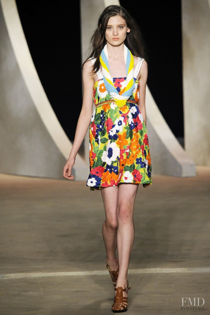 Apoena fashion show for Spring/Summer 2010