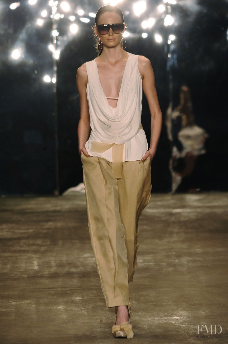 Graï¿½a Ottoni fashion show for Spring/Summer 2010