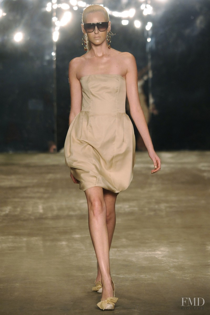 Graï¿½a Ottoni fashion show for Spring/Summer 2010