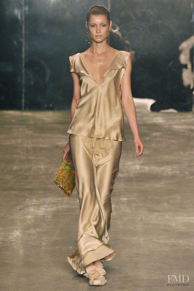 Graï¿½a Ottoni fashion show for Spring/Summer 2010