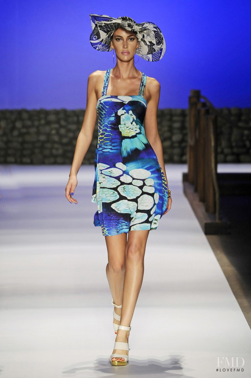 Victor Dzenk fashion show for Spring/Summer 2010