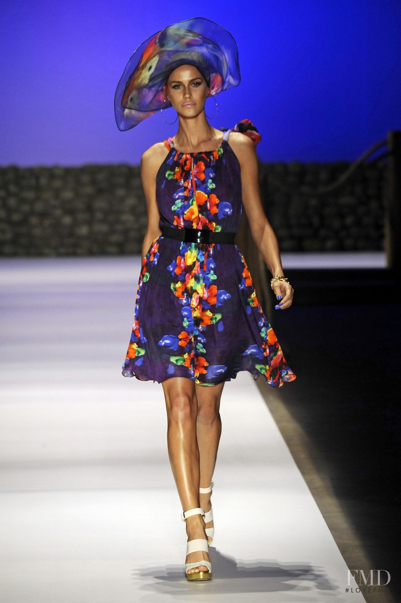 Victor Dzenk fashion show for Spring/Summer 2010