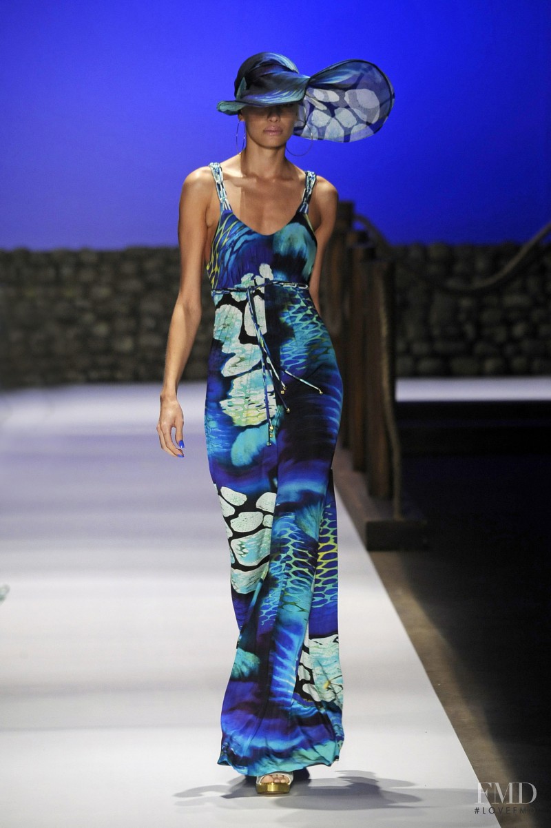 Victor Dzenk fashion show for Spring/Summer 2010