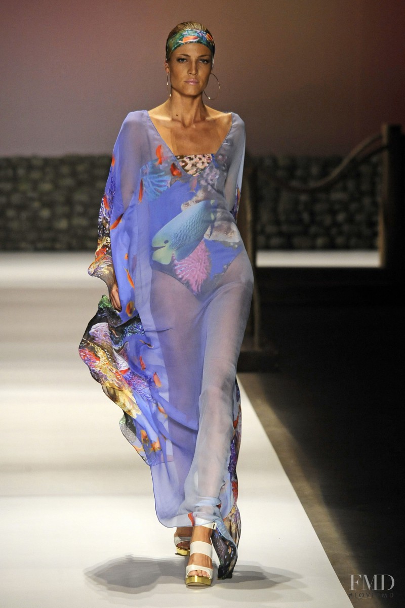 Victor Dzenk fashion show for Spring/Summer 2010