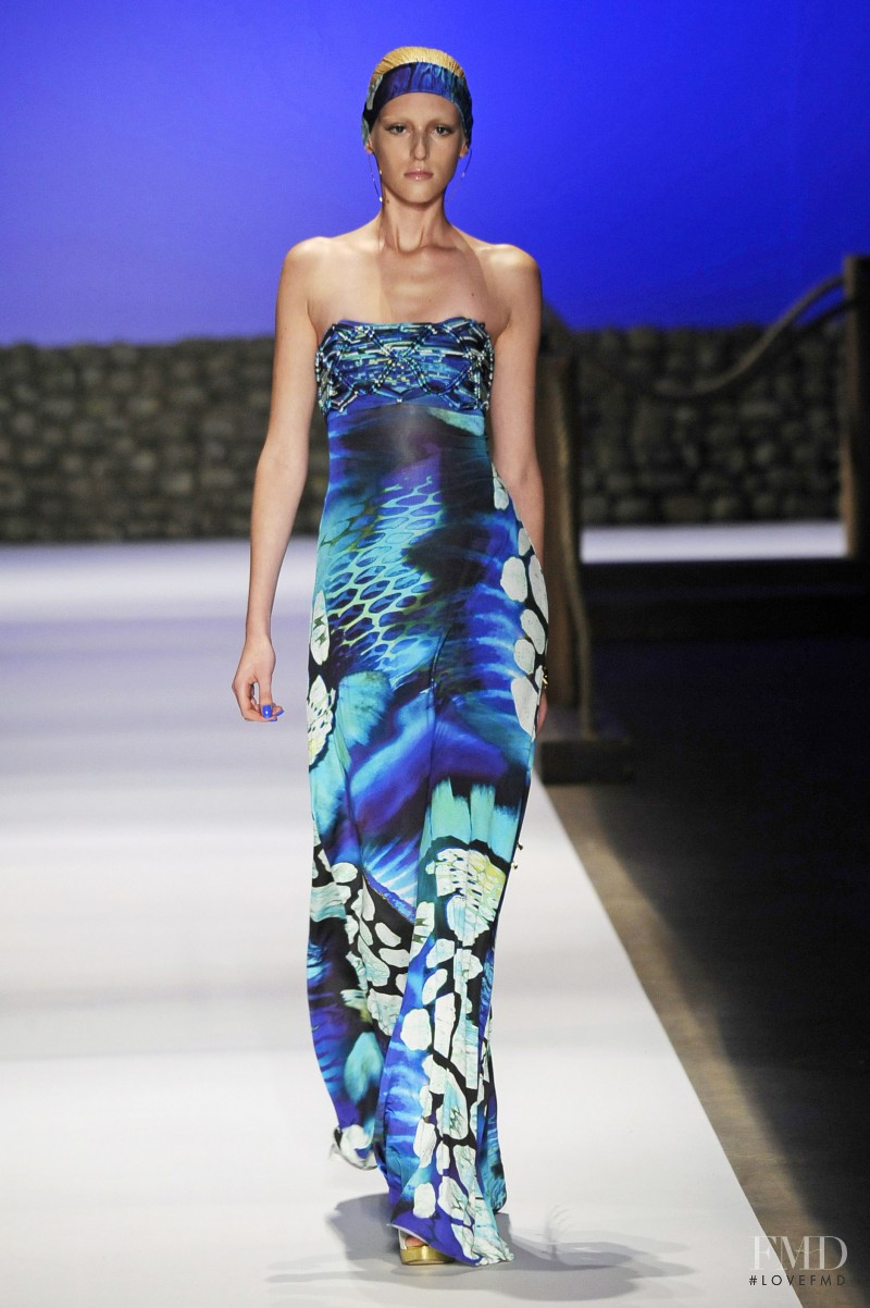 Victor Dzenk fashion show for Spring/Summer 2010