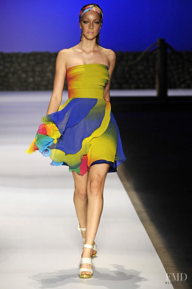 Victor Dzenk fashion show for Spring/Summer 2010