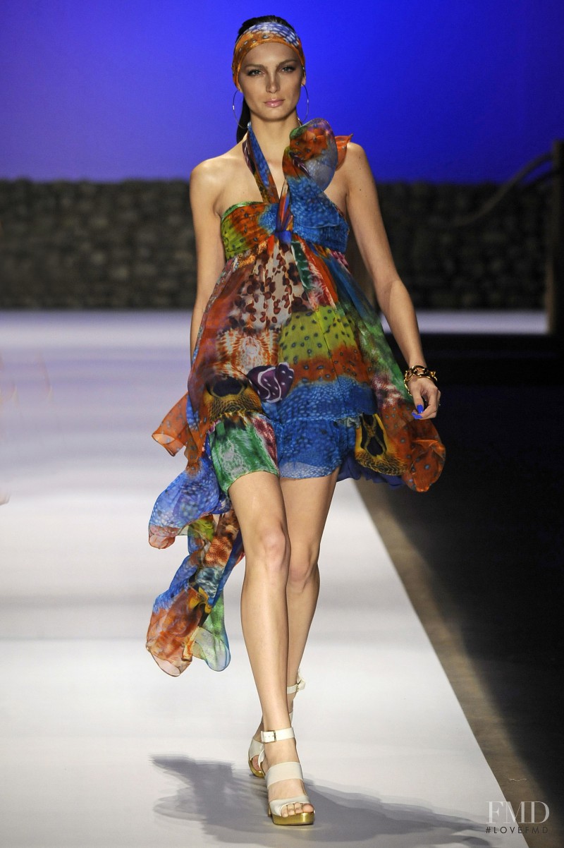 Victor Dzenk fashion show for Spring/Summer 2010