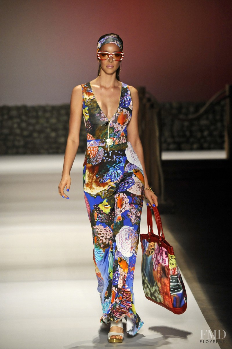 Victor Dzenk fashion show for Spring/Summer 2010