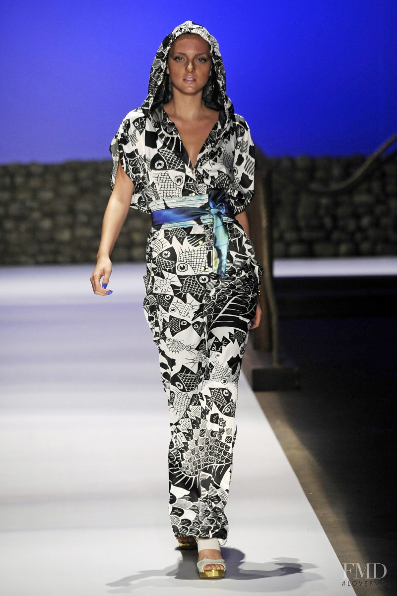 Victor Dzenk fashion show for Spring/Summer 2010