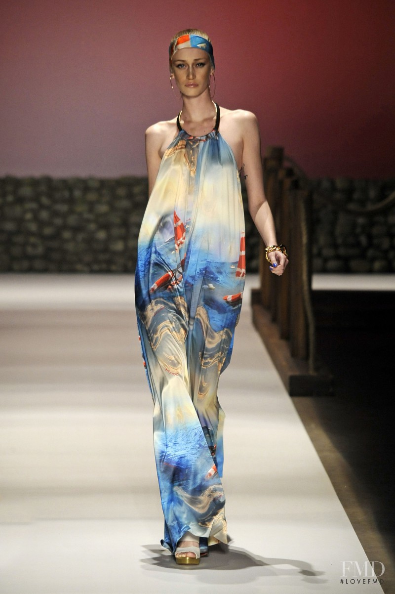 Victor Dzenk fashion show for Spring/Summer 2010