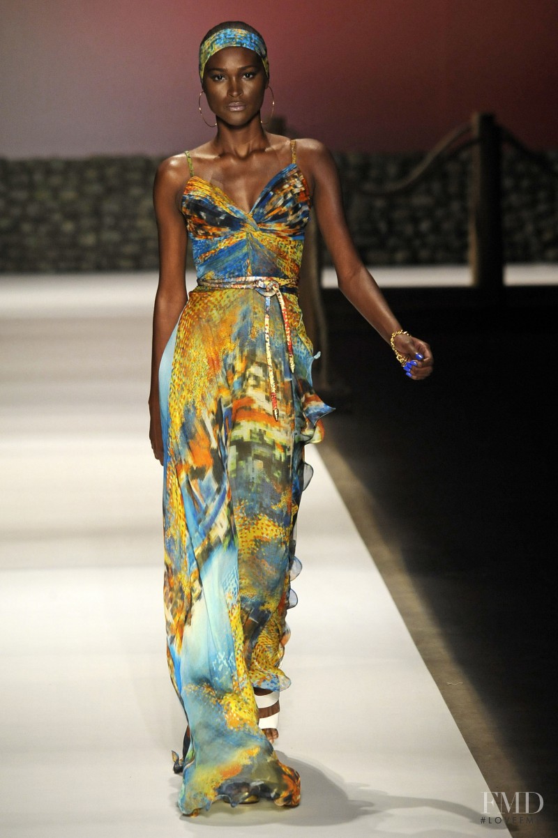 Victor Dzenk fashion show for Spring/Summer 2010