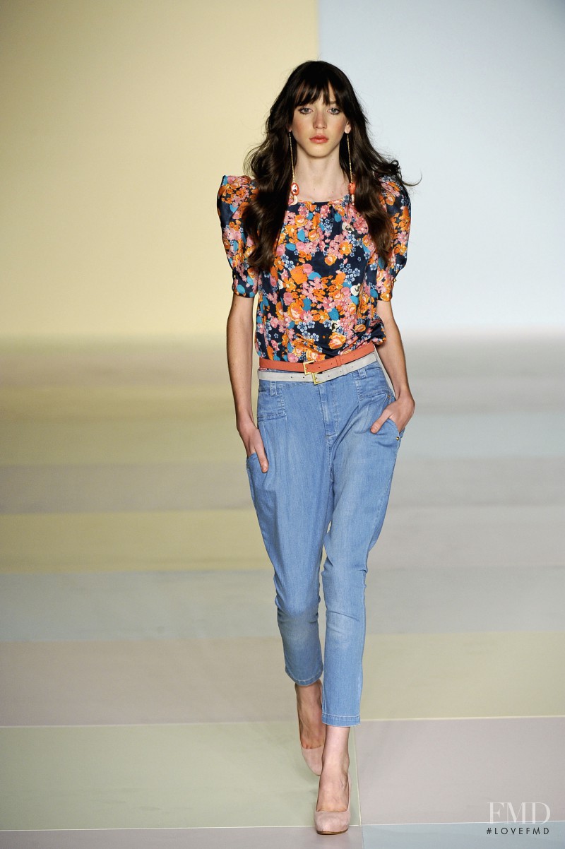 Helo Rocha - Teca fashion show for Spring/Summer 2010