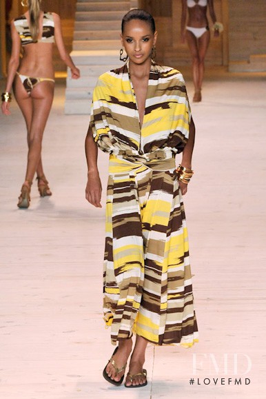 Gracie Carvalho featured in  the Agua de Coco fashion show for Spring/Summer 2009