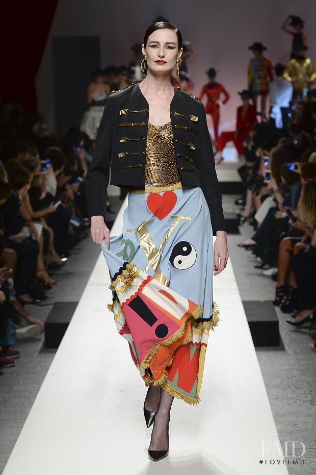 Erin O%Connor featured in  the Moschino fashion show for Spring/Summer 2014