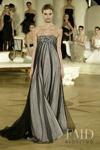 Rianne ten Haken featured in  the Marchesa fashion show for Autumn/Winter 2006