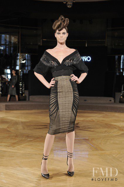 Rianne ten Haken featured in  the Catherine Malandrino fashion show for Autumn/Winter 2009