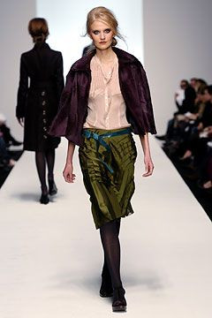Alberta Ferretti fashion show for Autumn/Winter 2004