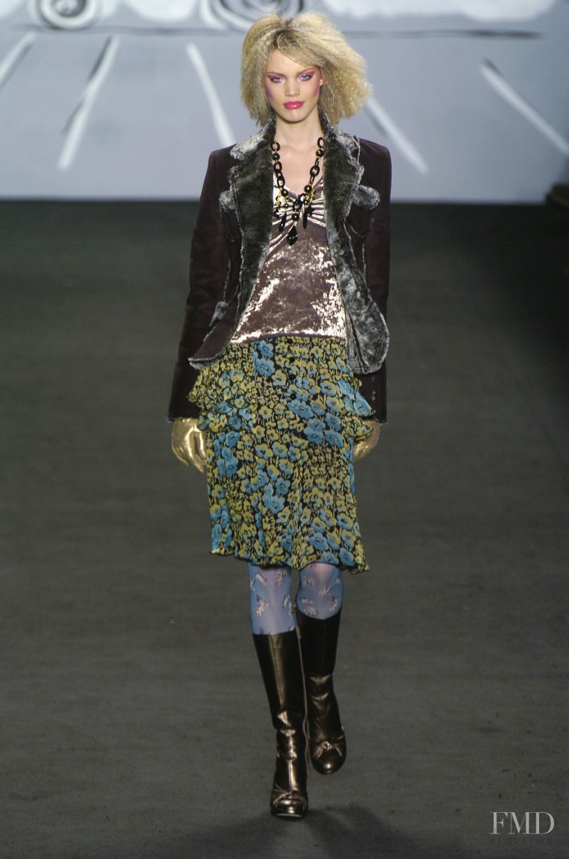 Rianne ten Haken featured in  the Anna Sui fashion show for Autumn/Winter 2004