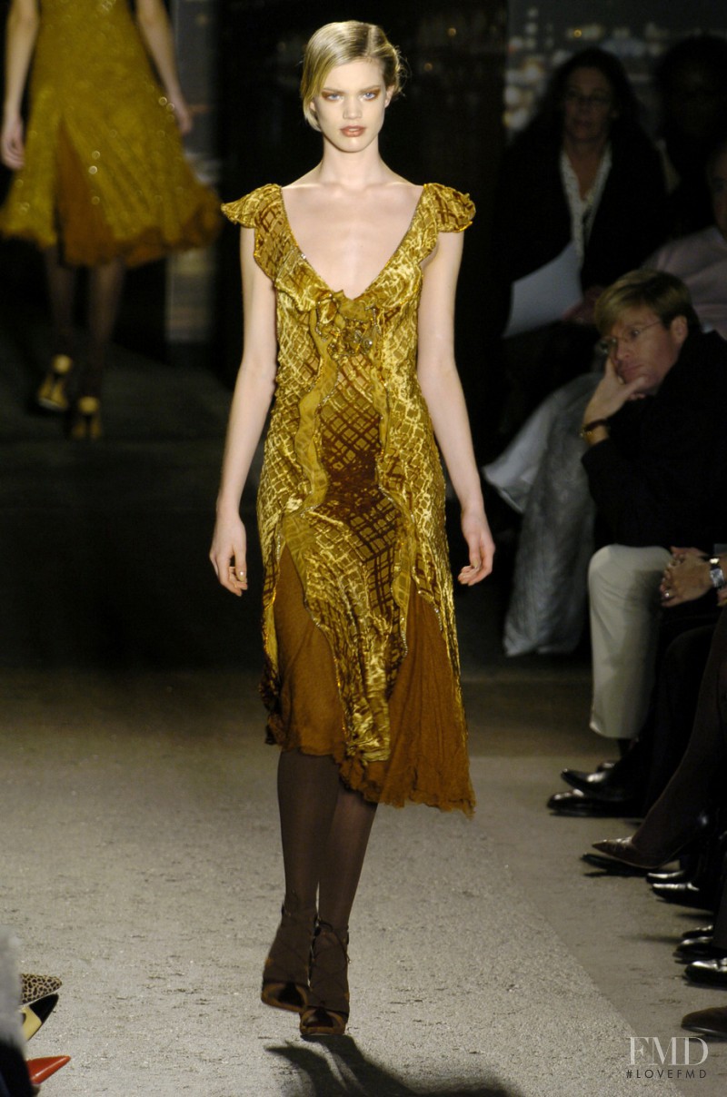 Rianne ten Haken featured in  the Donna Karan New York fashion show for Autumn/Winter 2004
