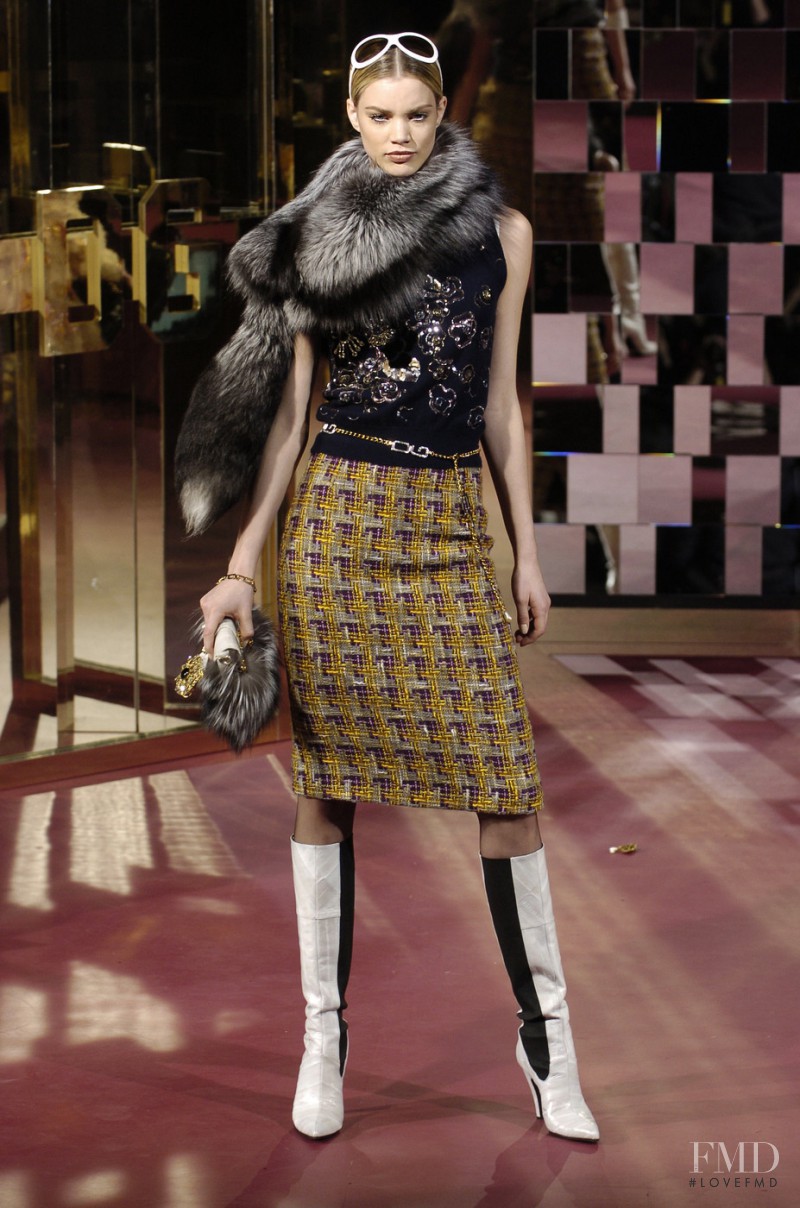 Rianne ten Haken featured in  the Dolce & Gabbana fashion show for Autumn/Winter 2004