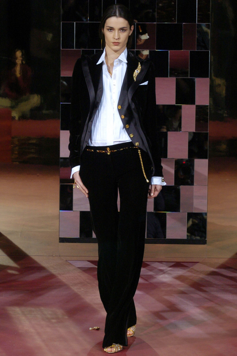 Dolce & Gabbana fashion show for Autumn/Winter 2004