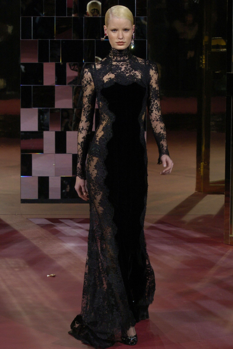 Dolce & Gabbana fashion show for Autumn/Winter 2004