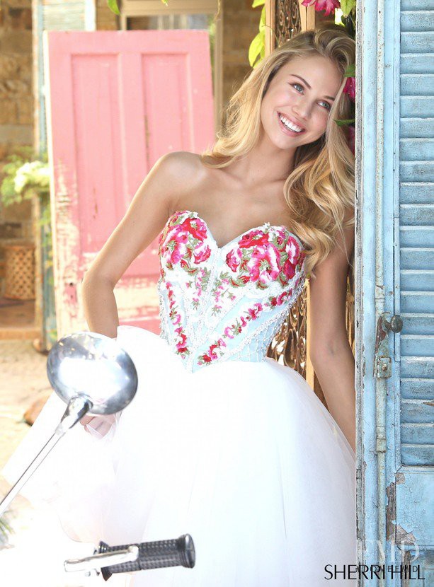 Scarlett Leithold featured in  the Sherri Hill catalogue for Spring/Summer 2017