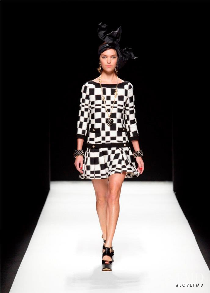Arizona Muse featured in  the Moschino fashion show for Autumn/Winter 2012