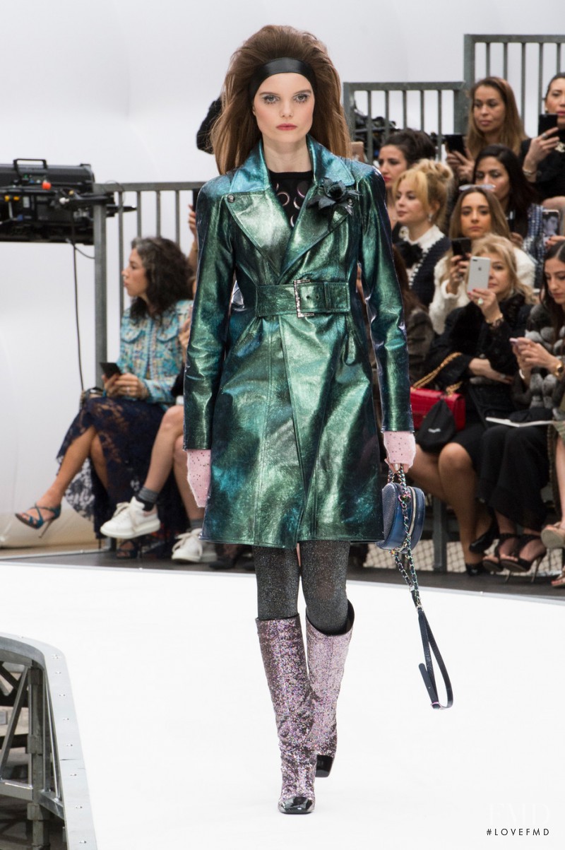 Michelle van Bijnen featured in  the Chanel fashion show for Autumn/Winter 2017