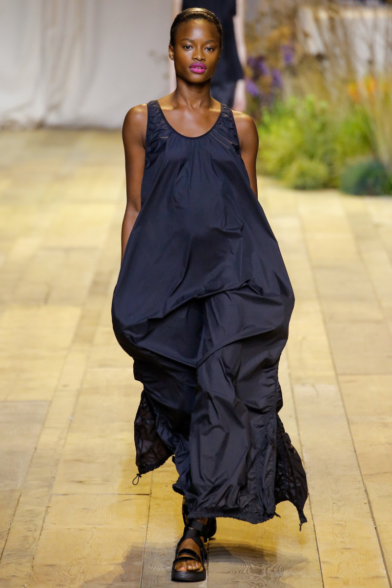 Mayowa Nicholas featured in  the H&M fashion show for Spring/Summer 2017