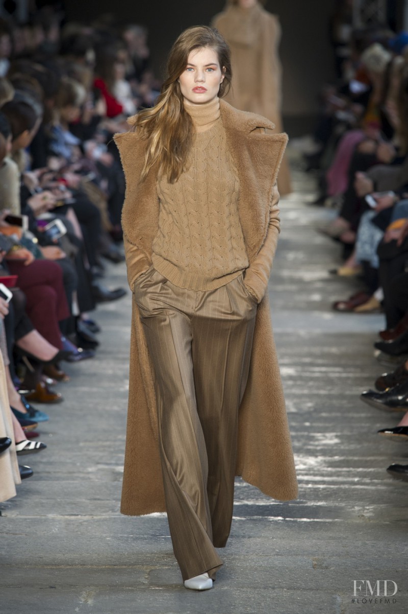 Myrthe Bolt featured in  the Max Mara fashion show for Autumn/Winter 2017
