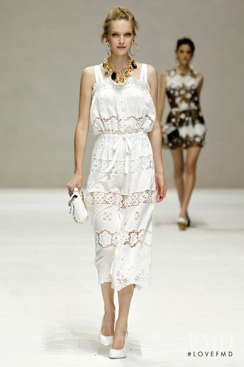 Mirte Maas featured in  the Dolce & Gabbana fashion show for Spring/Summer 2011