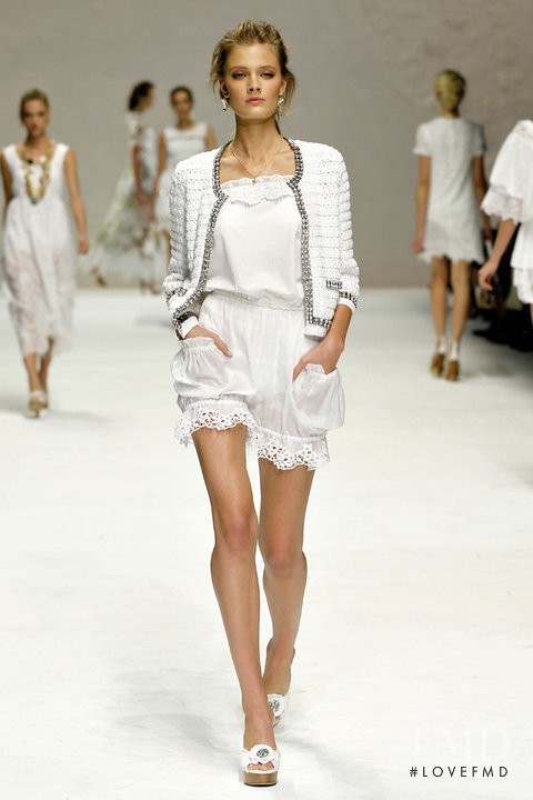Constance Jablonski featured in  the Dolce & Gabbana fashion show for Spring/Summer 2011