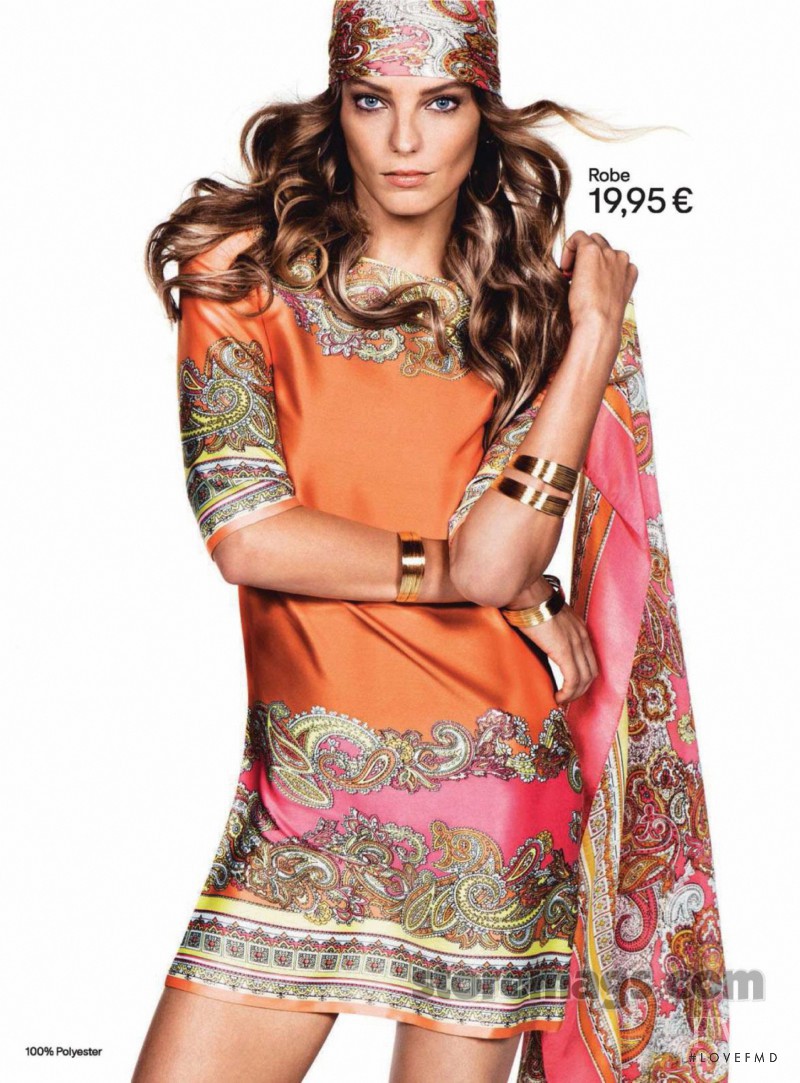 Daria Werbowy featured in  the H&M advertisement for Summer 2012