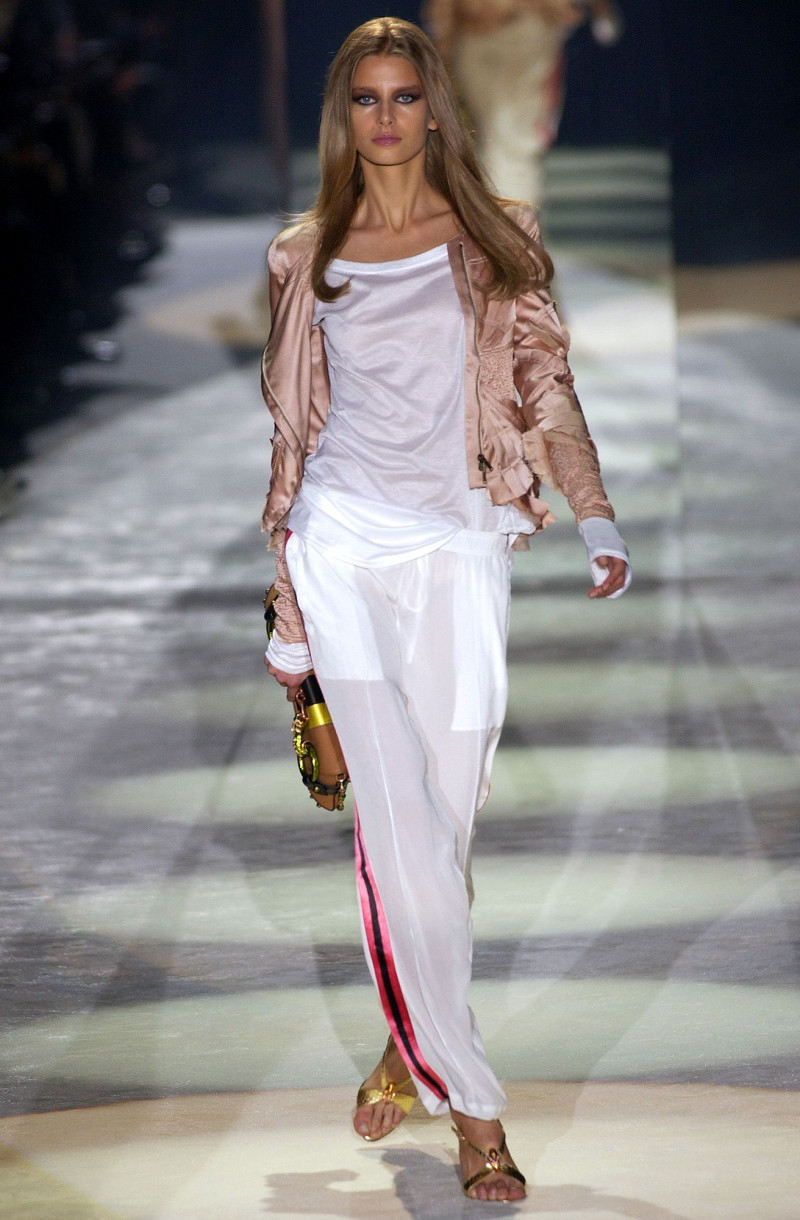 Gucci fashion show for Spring/Summer 2004
