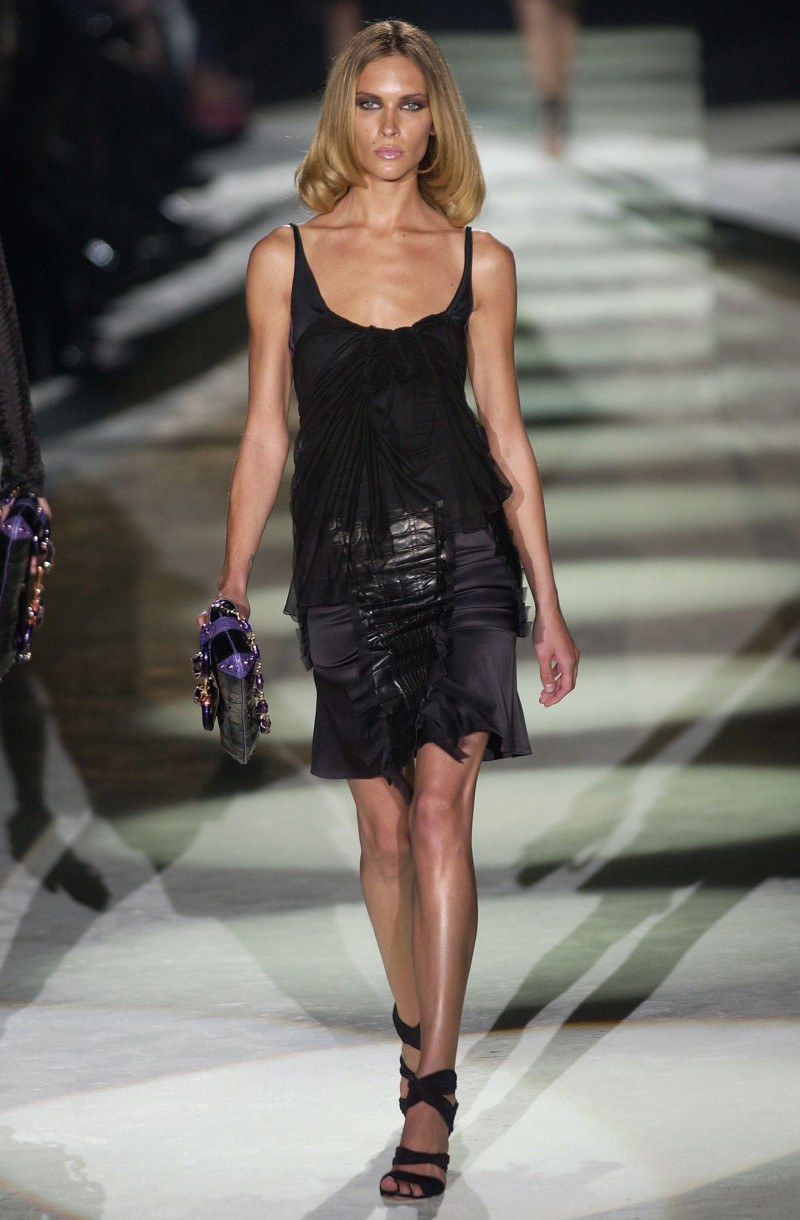 Gucci fashion show for Spring/Summer 2004