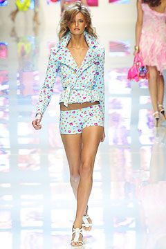 Versace fashion show for Spring/Summer 2004