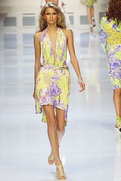 Versace fashion show for Spring/Summer 2004