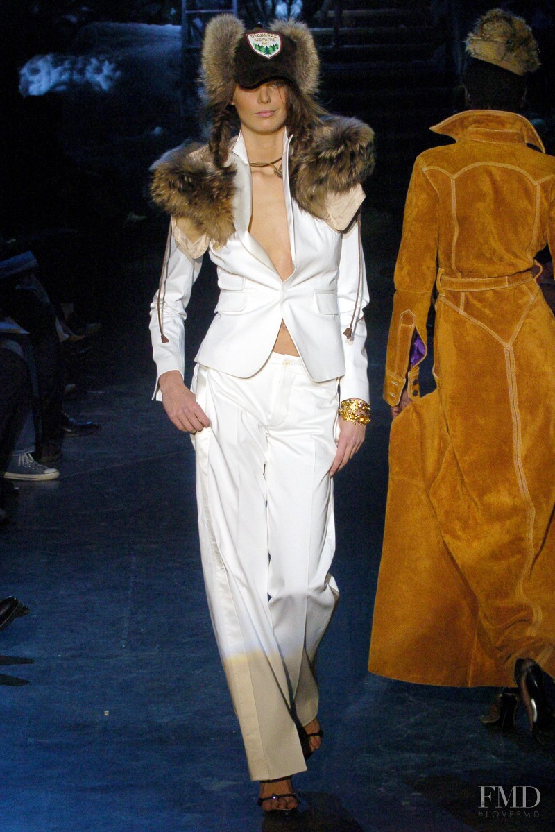 Daria Werbowy featured in  the DSquared2 fashion show for Autumn/Winter 2004