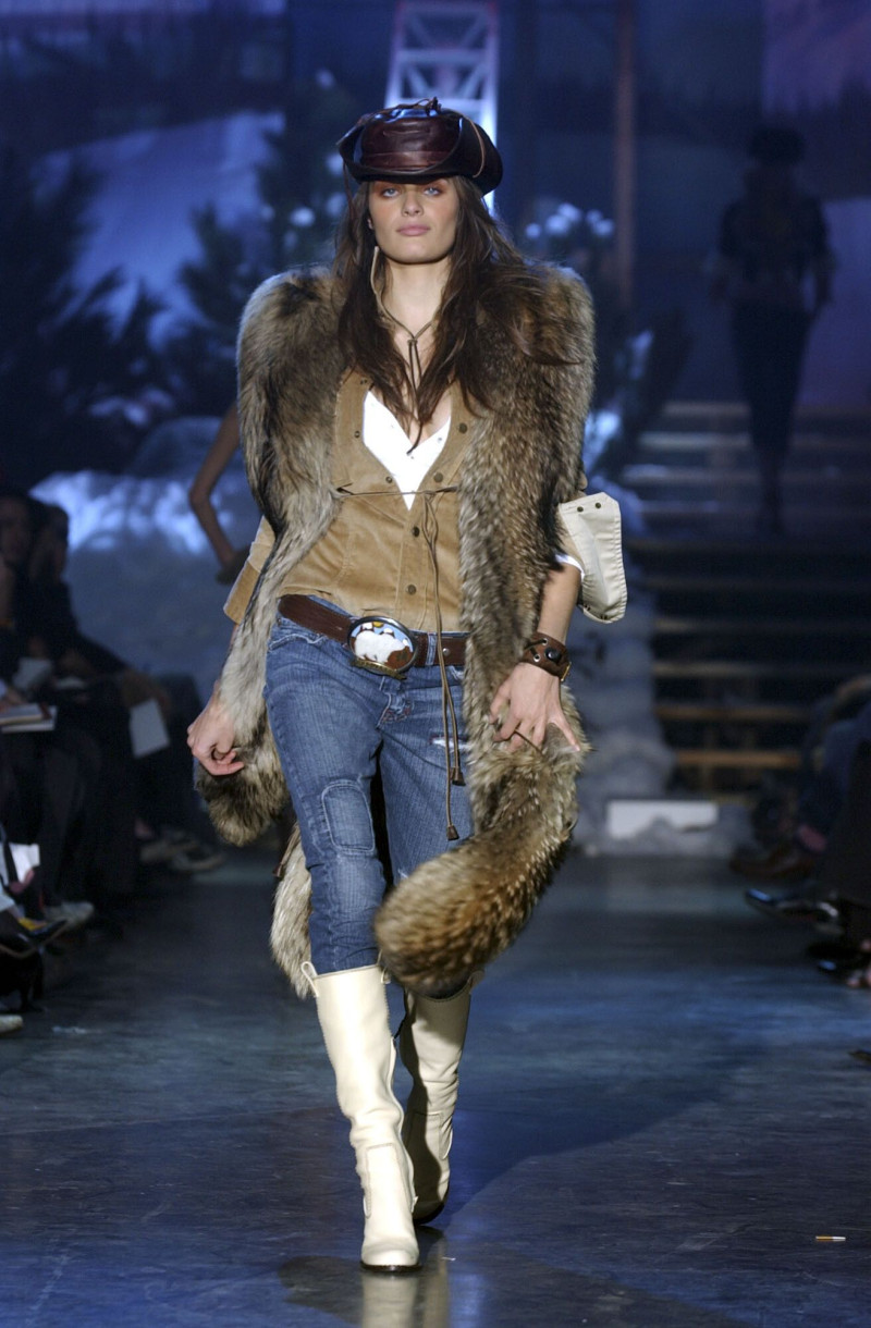 Isabeli Fontana featured in  the DSquared2 fashion show for Autumn/Winter 2004