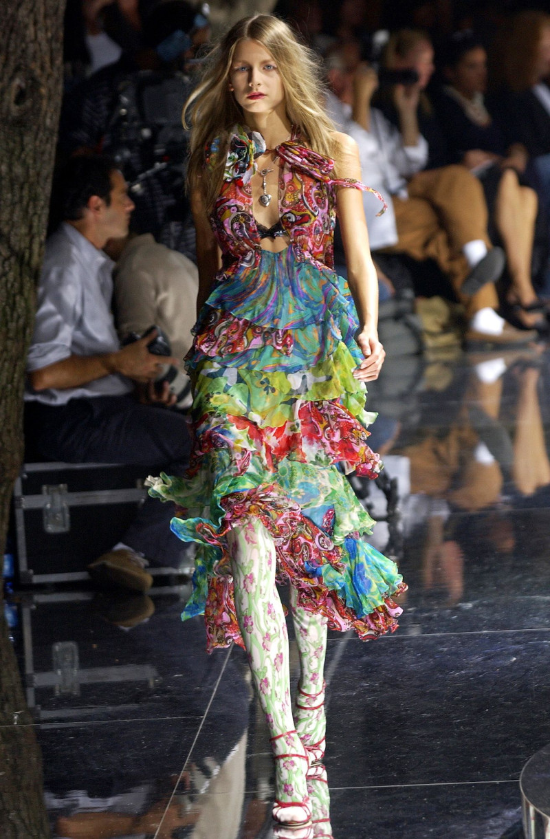 Dolce & Gabbana fashion show for Spring/Summer 2004