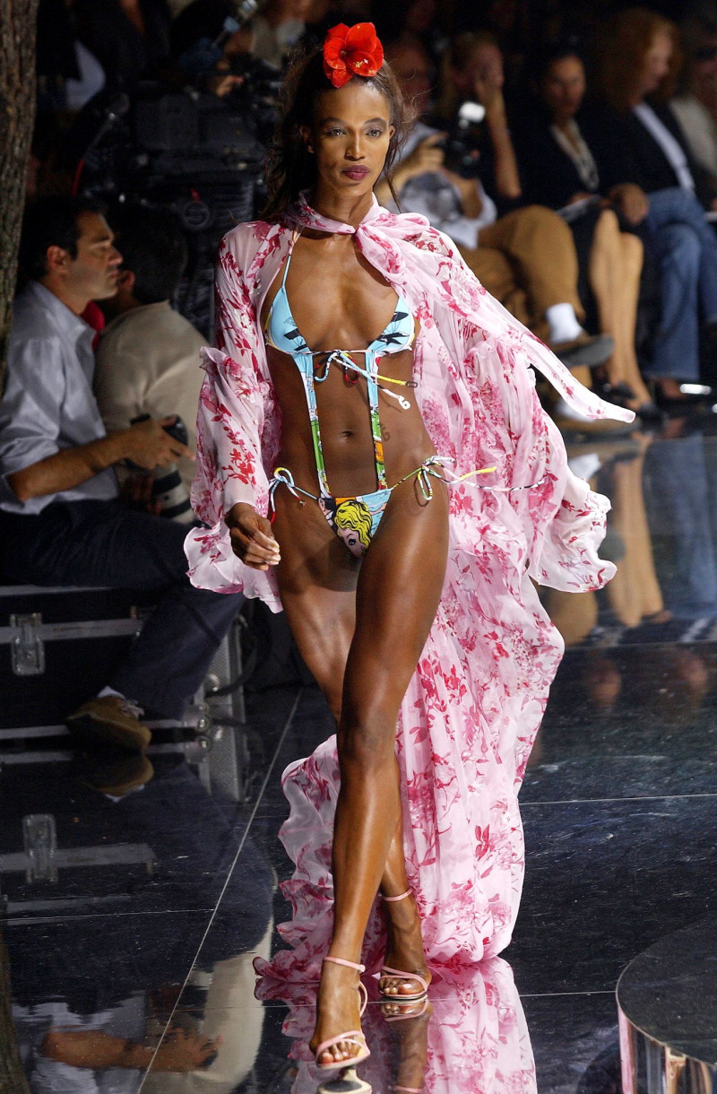 Dolce & Gabbana fashion show for Spring/Summer 2004