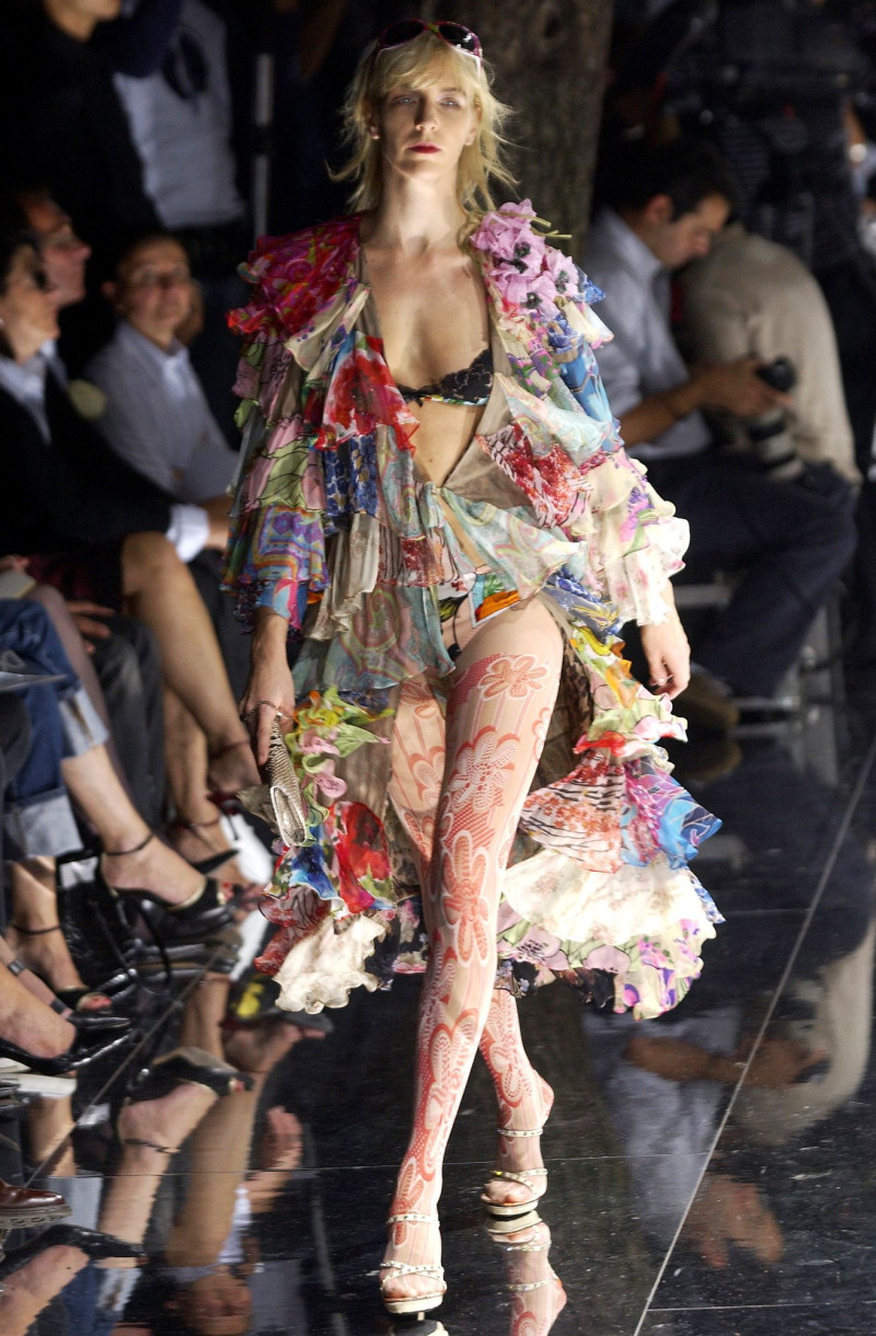 Dolce & Gabbana fashion show for Spring/Summer 2004