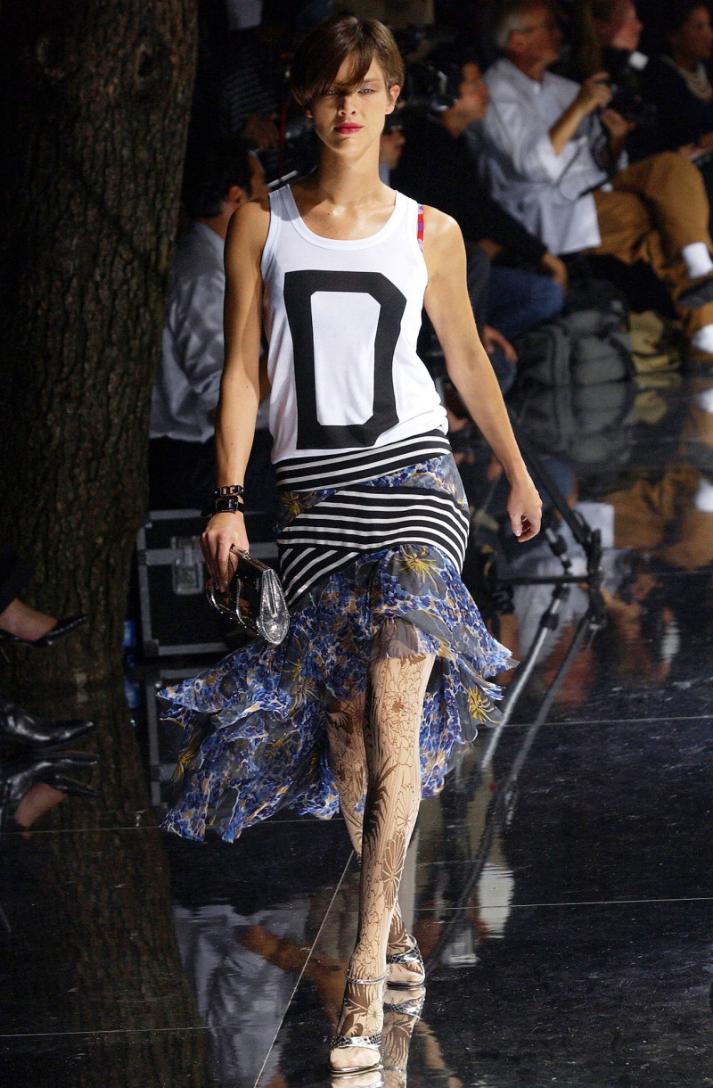 Dolce & Gabbana fashion show for Spring/Summer 2004
