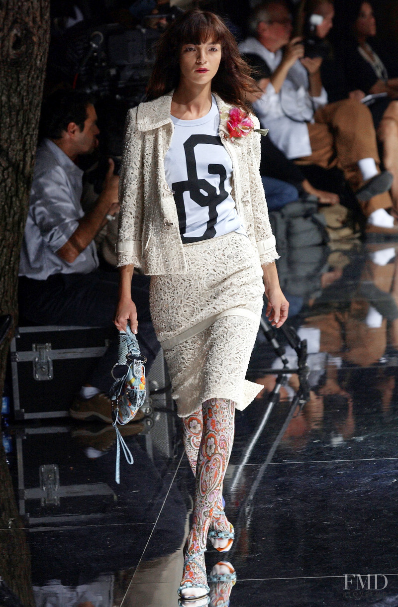 Mariacarla Boscono featured in  the Dolce & Gabbana fashion show for Spring/Summer 2004