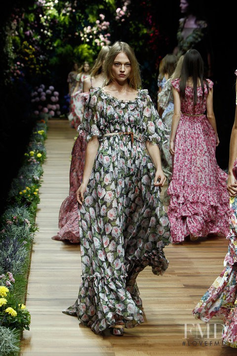 Sasha Pivovarova featured in  the D&G fashion show for Spring/Summer 2011