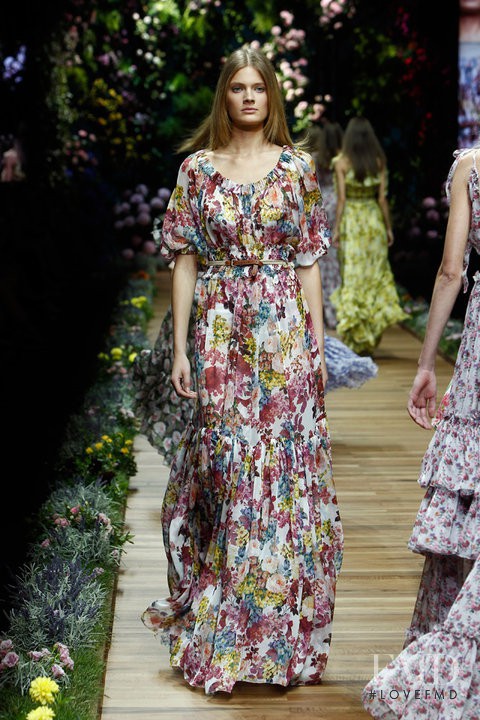 Constance Jablonski featured in  the D&G fashion show for Spring/Summer 2011