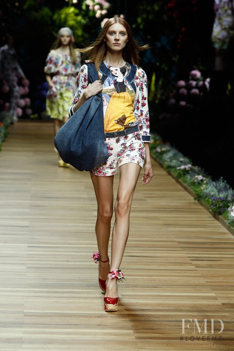 Olga Sherer featured in  the D&G fashion show for Spring/Summer 2011