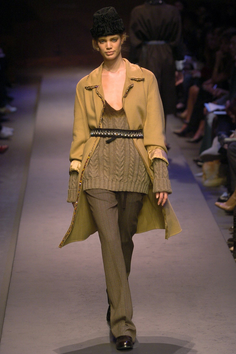 Prada fashion show for Autumn/Winter 2004